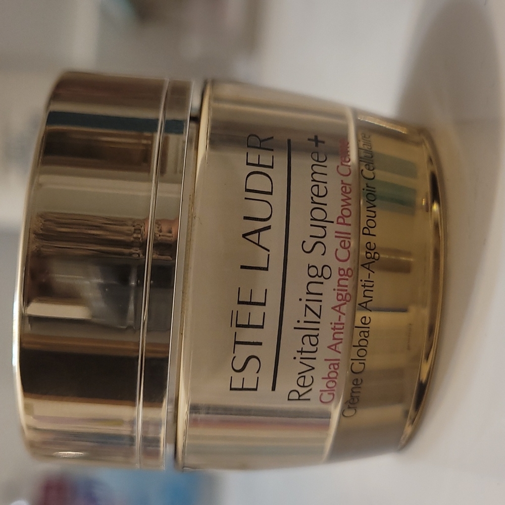 Estee Lauder Revitalizing Supreme + cell power creme